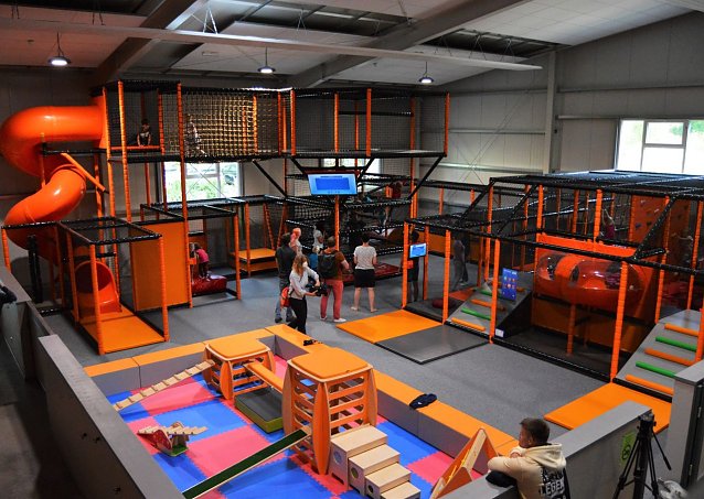 Bild: Der "Ninja-Parcours" in der Sondersh&auml;user Skate-Arena
