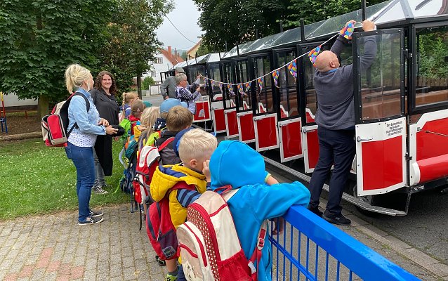 Bild: Abschied der Schmetterlinge aus der Ev. Kindertagesst&auml;tte "Arche Noah".