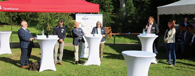 Bild: Podiumsdiskussion zur Bundestagswahl im Park Hohenrode