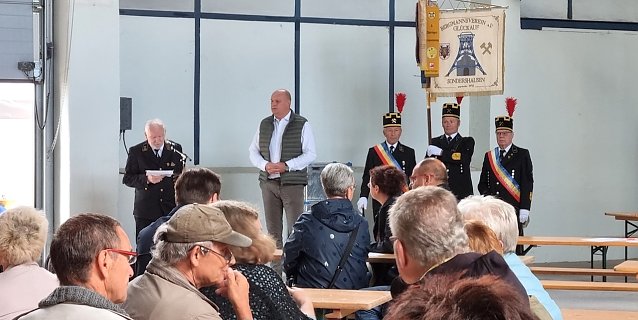 Bild: 2.v.l. B&uuml;rgermeister Steffen Grimm beim Bergmannsfest in Sondershausen