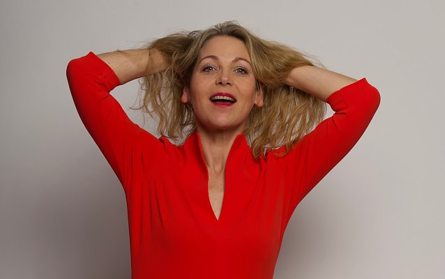 Bild: Die sieben Waffen der Frau mit Kabarettistin Andrea Kulka