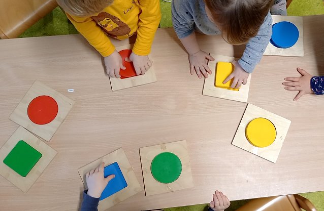 Bild: Mathematik mit Farben und Formen in der Kindervilla in Bad Frankenhausen