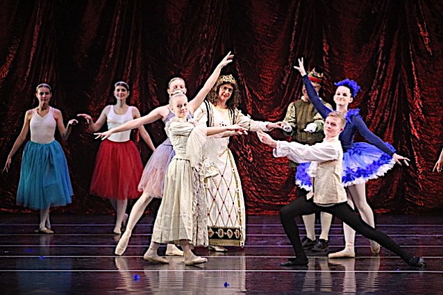 Bild: Ballettauff&uuml;hrungen auf der gro&szlig;en B&uuml;hne des Theaters