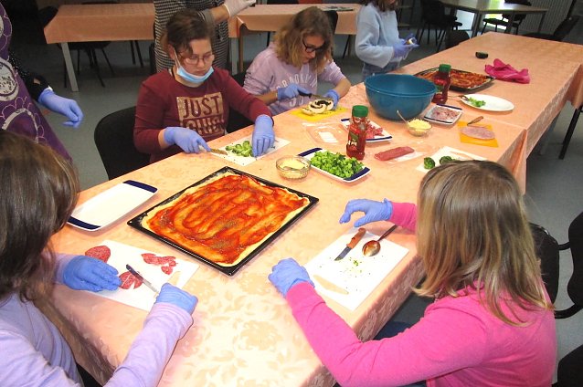 Bild: Pizzabacken im Freizeitzentrum Artern