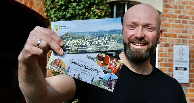 Bild: G&auml;ste mit Genuss und Gutscheinen locken - Marco Wohlenberg stellte heute in der Traditionsbrennerei die geplanten Aktionen des Tourismusverbandes S&uuml;dharz-Kyffh&auml;user vor