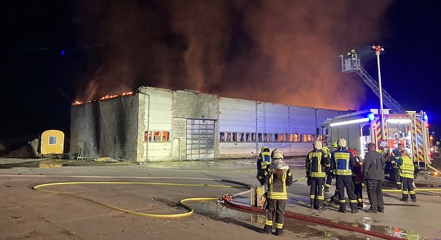 Bild: Zwei Scheunen. brannten in einer Nacht