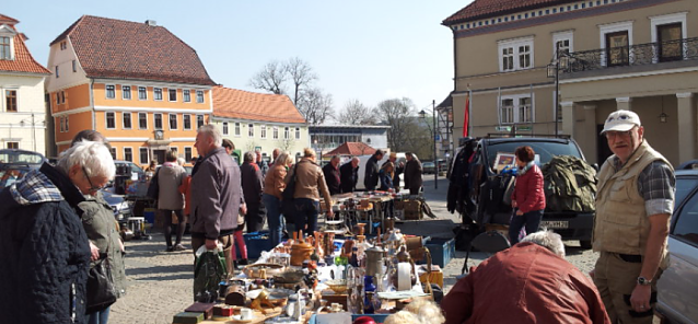Bild: Tr&ouml;delmarkt in Sonderhausen am 23.April