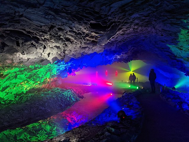 Bild: World of Lights in der Barbarossa-H&ouml;hle