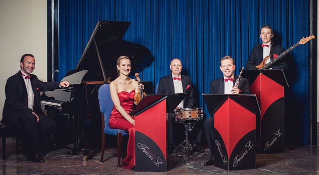 Bild: Orchester Franz Liszt aus Weimar spielt im Kurpark in Bad Frankenhausen