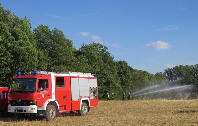 Bild: Die Waldbrandgefahrenstufen haben sich als solides Pr&auml;ventionssystem etabliert, gemeinsame Waldbrand&uuml;bungen von Feuerwehr und Forstbeh&ouml;rde schulen die Koordinationsmechanismen f&uuml;r den Ernstfall