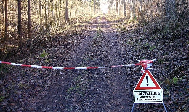 Bild: Die Versuchung ist wie an einer Rot anzeigenden Fu&szlig;g&auml;ngerampel gro&szlig;, wenn man sich unbeobachtet f&uuml;hlt: Trotzdem STOPP! Wer hier weitergeht, begibt sich in Lebensgefahr