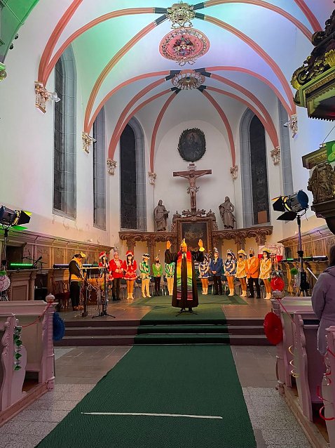 Bild: Im Jahr 2022 wurde, coronabedingt und aus der Not heraus, der erste karnevalistische Gottesdienst in Sondershausen mit Maske gefeiert