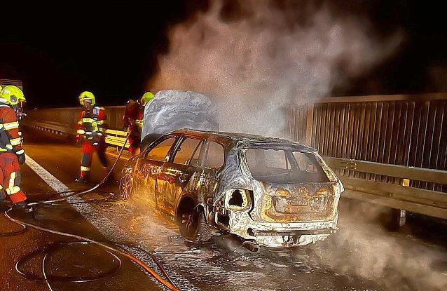 Bild: Auto brannte am Schm&uuml;cke-Tunnel