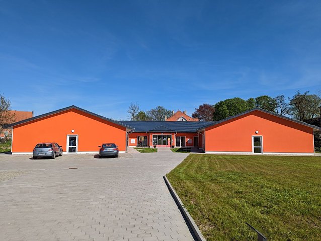 Bild: &Uuml;ber die neue Seniorenresidenz in der Ortsmitte freuen sich viele &auml;ltere Menschen, die gern in Hohenebra leben