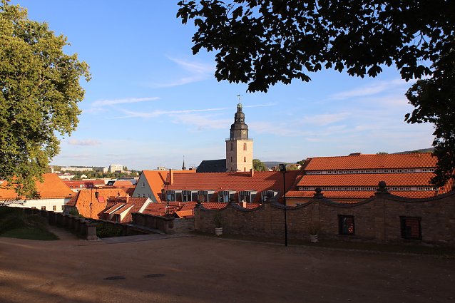 Bild: Blick vom Sondersh&auml;user Schloss auf die Trinitatiskirche