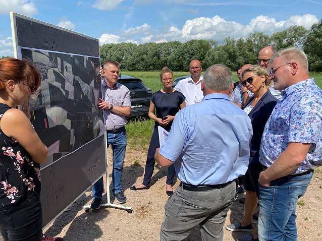 Bild: Ministerin Susanna Karawanskij auf Sommertour in Sondershausen