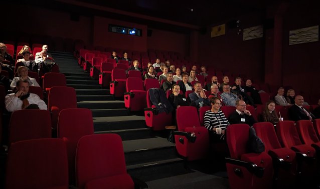 Bild: Unternehmertreffen im Kino