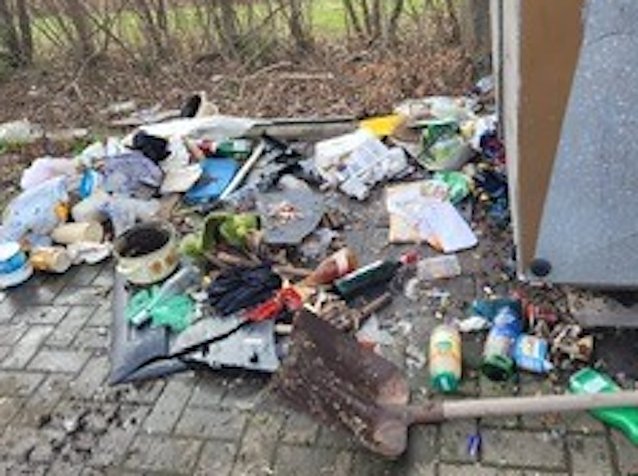Bild: Achtlos weggeworfener M&uuml;ll in Sondershausen