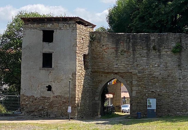Bild: Fr&uuml;hjahrsputz in Schlosspark Ebeleben