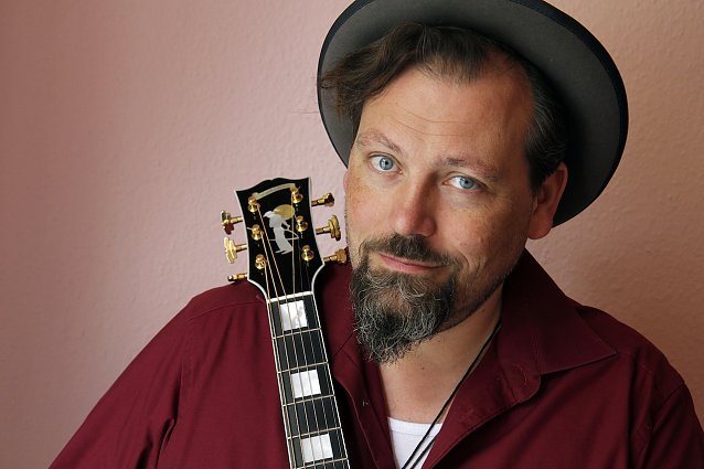 Bild: Der Musiker Roland Heinrich "Rumtreiber" kommt in das Panoramamuseum Bad Frankenhausen