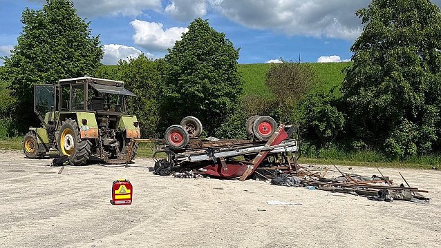 Bild: Verunfallter Kremserwagen im Eichsfeld