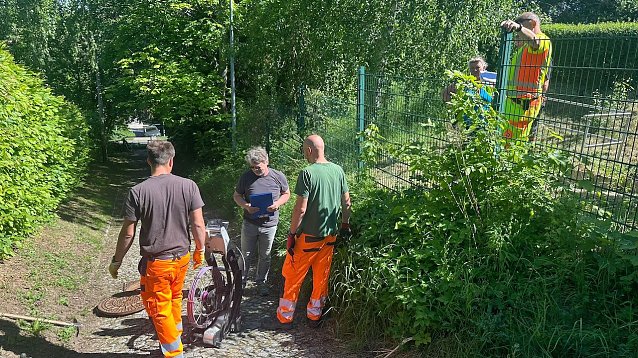 Bild: Mitarbeiter des TAZ fanden dank einer Kamerabefahrung der Rohrleitungen im Sondersh&auml;user Bergbad eine besch&auml;digte Reinwasserleitung