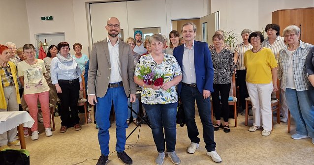 Bild: Frankenh&auml;user Frauenchor besuchte das Ilfelder Seniorenwerk Sonnenhof und erfreute die G&auml;ste mit einem Fr&uuml;hlingskonzert