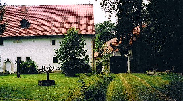 Bild: Der Lindenhof, Eingangsbereich in den Vierseitenhof Utterode