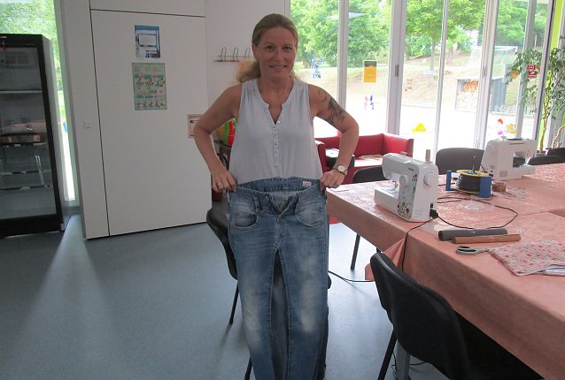 Bild: Jeans & Co, aus alt mach' neu mit Anke Henning im Freizeitzentrum Artern