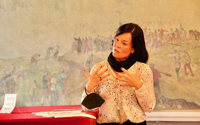 Bild: Katja Rudolph stellt sich im Oktober 2021 den B&uuml;rgerinnen und B&uuml;rgern von Bad Frankenhausen vor