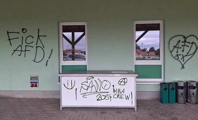 Bild: Schmierereien am Sportlerheim FSV Schernberg