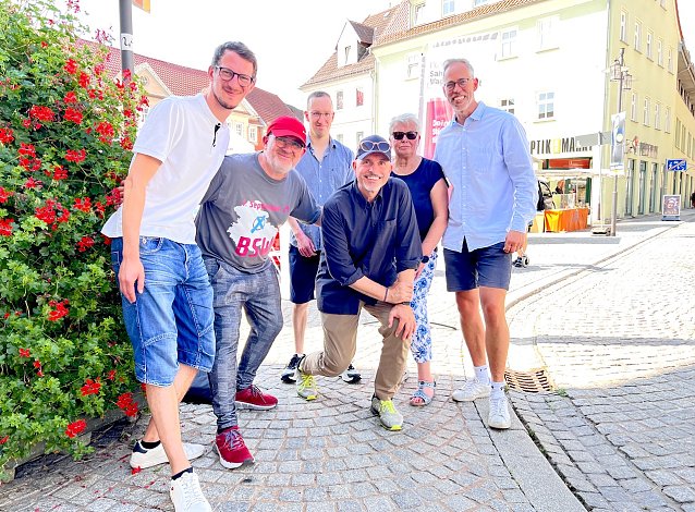 Bild: Th&uuml;ringer Landtagskandidat Steffen Quasebarth (Spitzenkandidat der BSW Th&uuml;ringen) mit den Kandidaten aus dem Nordkreis, Roberto Kobolt und Robert Henning von der BSW Partei, auf dem Marktplatz in Sondershausen