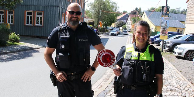 Bild: Schulwegs&uuml;berwachung Anfang August in Petersdorf bei Nordhausen