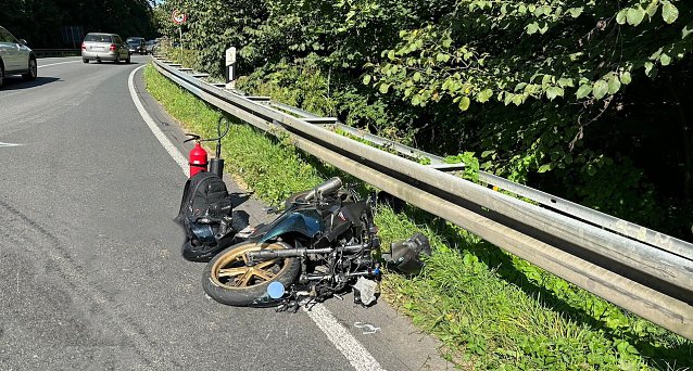 Bild: Unfall am Abzweig der Bundesstra&szlig;e 4