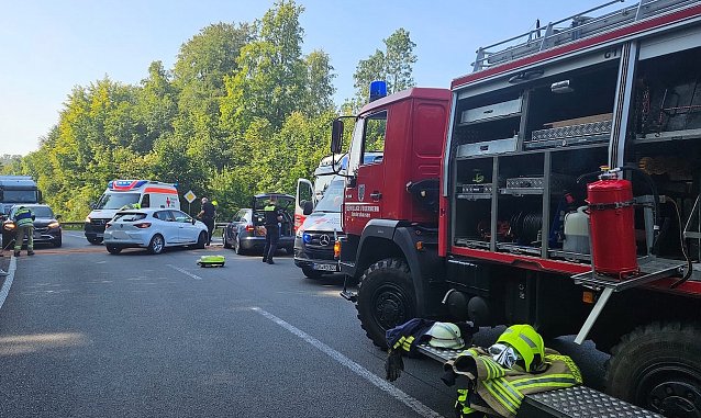 Bild: Unfall mit drei Verletzten