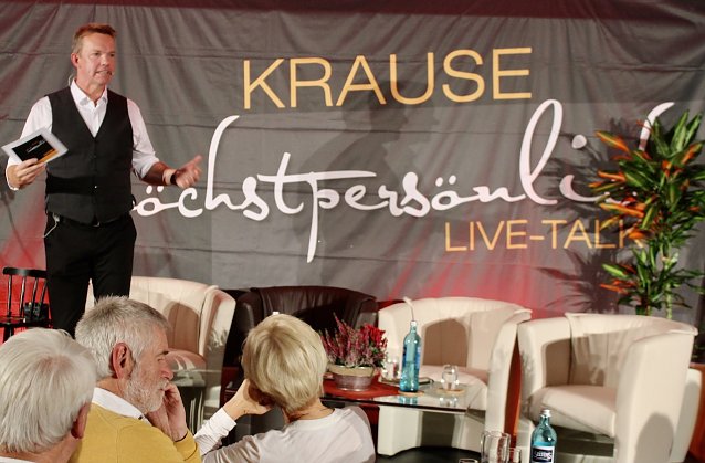 Bild: Hardy Krause pr&auml;sentierte sich in Hochform und seinem Publikum drei interessante G&auml;ste