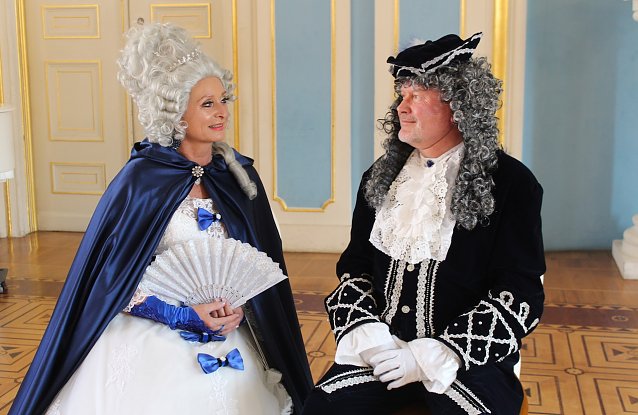 Bild: Er&ouml;ffungsfeier im "Blauen Saal" Im Sondersh&auml;user Schloss mit dem F&uuml;rstenpaar Anna Luise und F&uuml;rst G&uuml;nther Victor von Schwarzburg-Sondershausen 