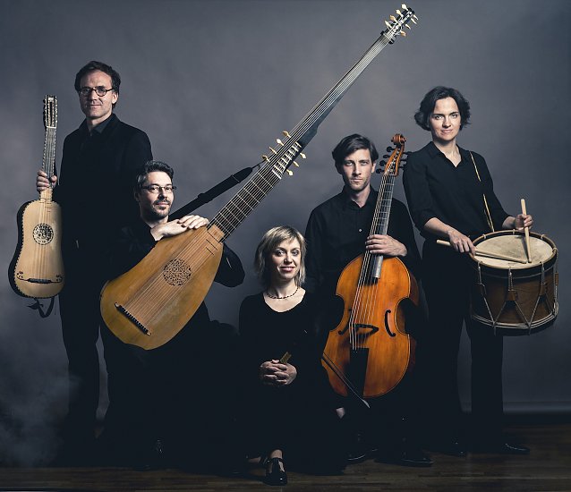 Bild: The Playfords Bj&ouml;rn Werner - Gesang Annegret Fischer - Blockfl&ouml;ten Erik Warkenthin - Laute, Barockgitarre, Chitarrone Benjamin Dre&szlig;ler - Viola da gamba Torsten Pfeffer � Perkussion