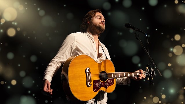 Bild: S&auml;nger Patrick Snow bei seiner Cat Stevens Tribute Show