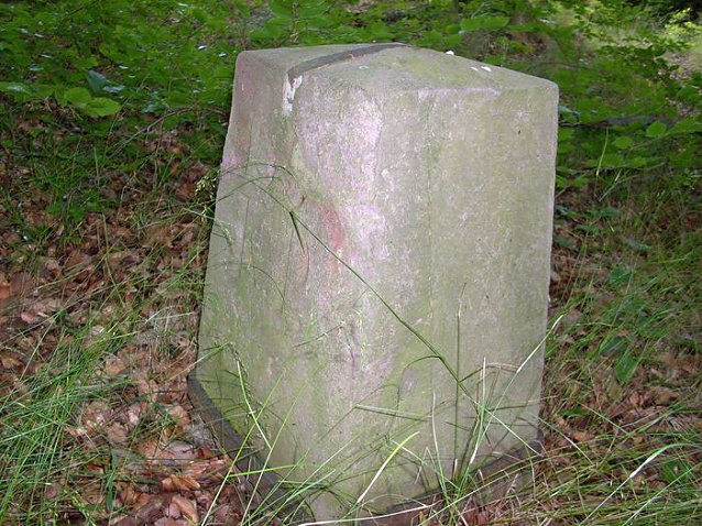 Bild: Vergessene Grenzsteine