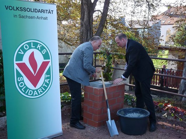 Bild: Feierliche Grundsteinlegung