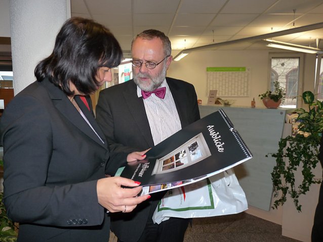 Bild: Walsmann im Finanzamt