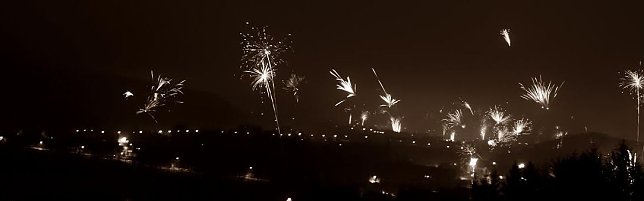 Bild: Silversterb&ouml;ller &uuml;ber W&uuml;lfingerode im Landkreis Nordhausen