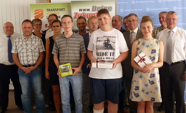 Bild: Gewinner und Organisatoren