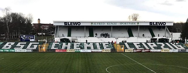 Bild: Blick auf die Trib&uuml;ne