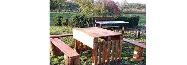 Bild: B&auml;nke im Natur- und Kr&auml;utergarten Artern entwendet
