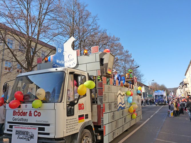 Rosenmontagsumzug Sondershausen (Foto: Karl-Heinz Herrmann) Rosenmontagsumzug Sondershausen (Foto: Karl-Heinz Herrmann)