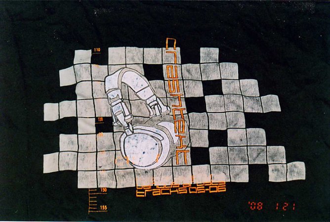 T-Shirt in der Fahndung 2 (Foto: Polizeiinspektion Sondershausen) T-Shirt in der Fahndung 2 (Foto: Polizeiinspektion Sondershausen)