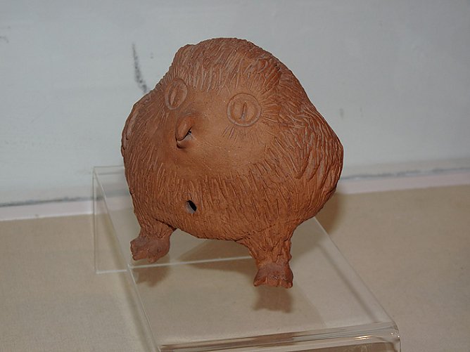 In Keramik und Stein (Foto: Karl-Heinz Herrmann)