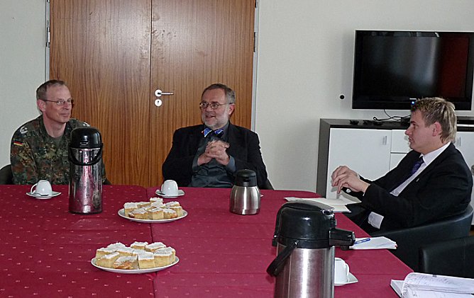 Soldaten im Forum (Foto: Karl-Heinz Herrmann) Soldaten im Forum (Foto: Karl-Heinz Herrmann)